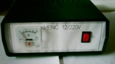 Menič 12V DC na 230V AC