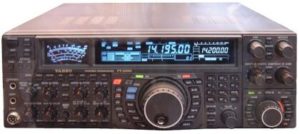 Yaesu FT-2000 výkonný stolový transceiver