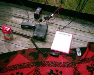 FT-857D napájaná akumulátorom