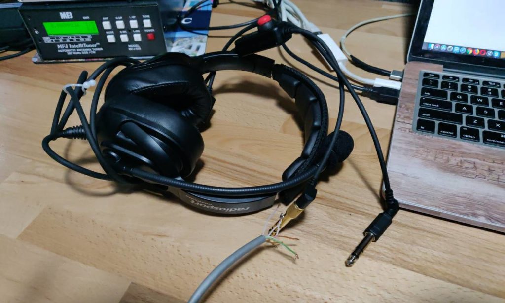 Slúchadla pri rádiostanic