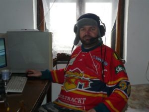 OM7KW je nadšený hokejový fanúšik