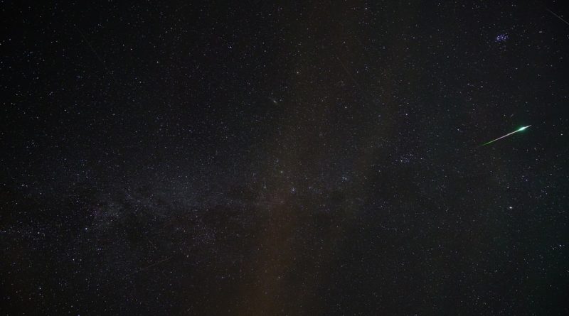 Ľudovo nazvaná padajúca hviezda - meteorit