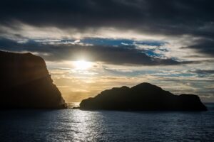 Západ Slnka nad Tichým oceánom