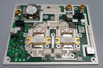 Úpravy Nokia PA PCB s 2 x BLF7G22L-130N na 2.4GHz