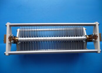 Ladiace kondenzátory a premenné indukčnosti OK1TN