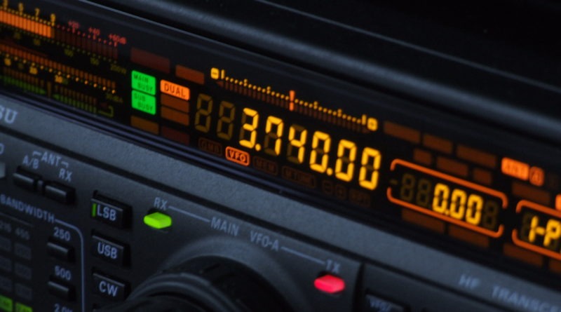 FT-1000MP displej