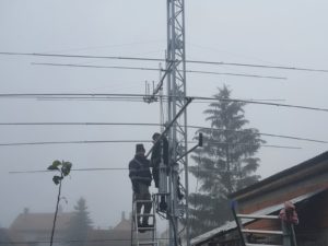 Montáž DK7ZB KV yagi na stožiar