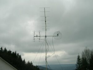 Antenne VHF sur le mât