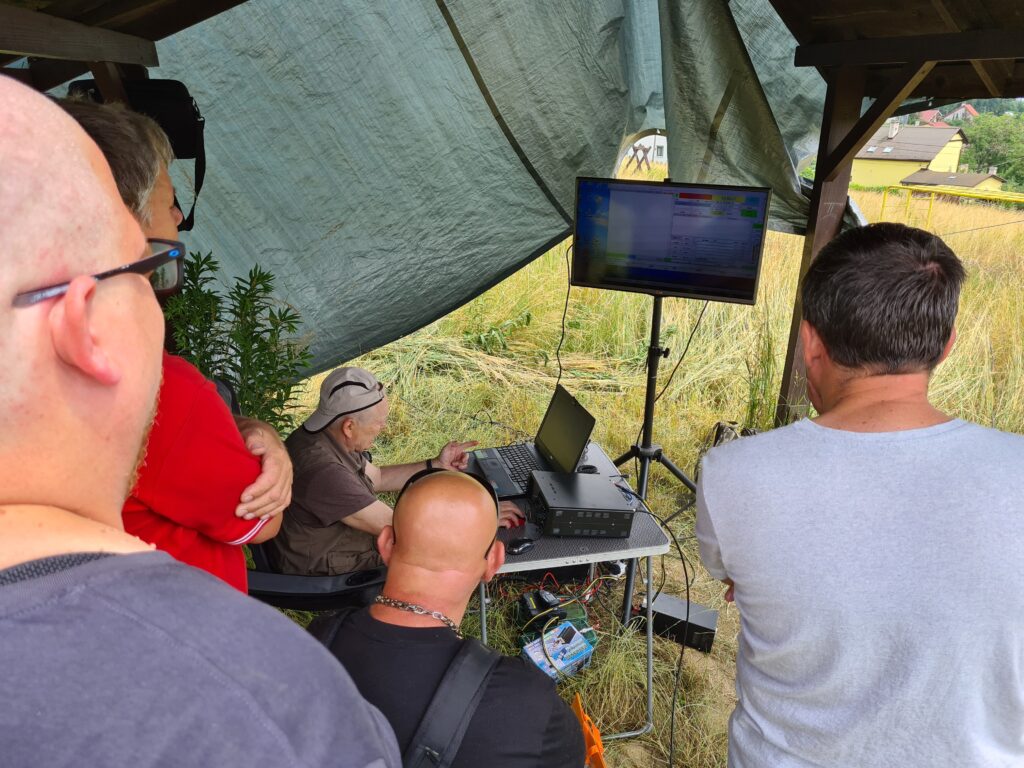 Prezentácia na rádioamatérskom stretnutí Bankov