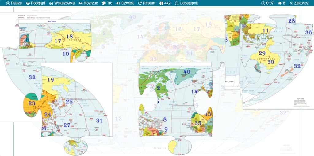 Presúvanie dielikov v online hre puzzle WAZ mapa sveta