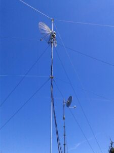 Mikrovlnné antény (kredit: OM6BB)