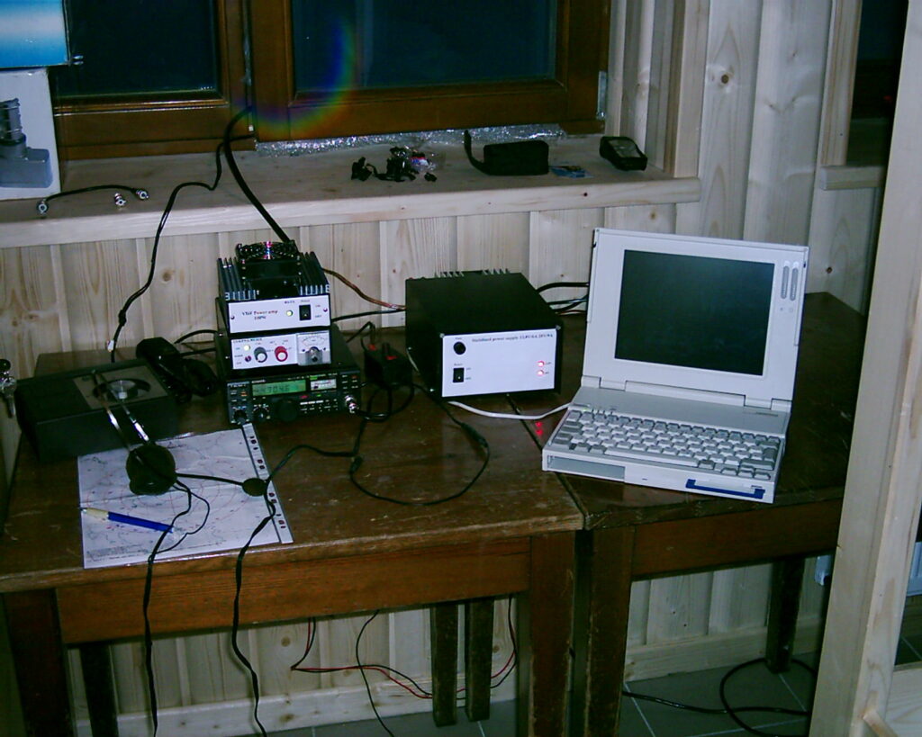 VKV pracovisko s Kenwood TR-751E