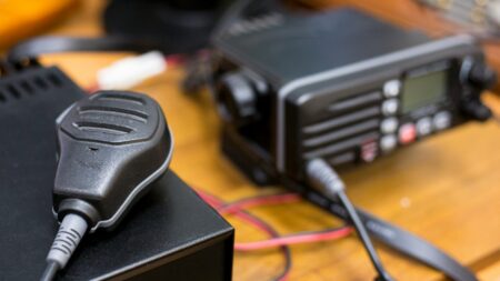 Mikrofón s rádiostanicou