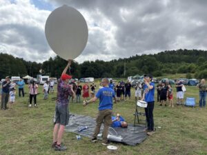 Vypustenie stratosférického balóna v roku 2025 (kredit: https://sp2gryf.pl)