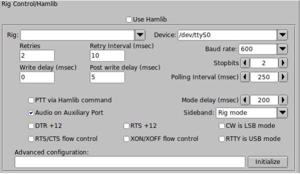 Záložka Rig Control/Hamlib v konfigurácii FLDigi s poľami pre výber rádia, sériové zariadenie /dev/ttyS0, prenosovú rýchlosť 600 baud, počet opakovaní, oneskorenia zápisu a voľby PTT via Hamlib command, DTR/RTS a CW/RTTY sideband