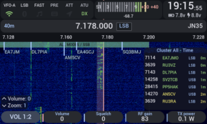 Xiegu X6100 s firmvérom IU1WXY – pásmo 40 m, spektrum a DX Cluster